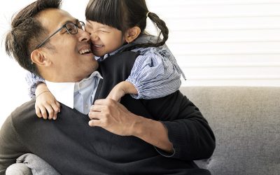 De nouvelles études sur la santé des hommes s’accompagnent d’une lueur d’espoir malgré la COVID : Des liens encore plus étroits entre un père et son enfant